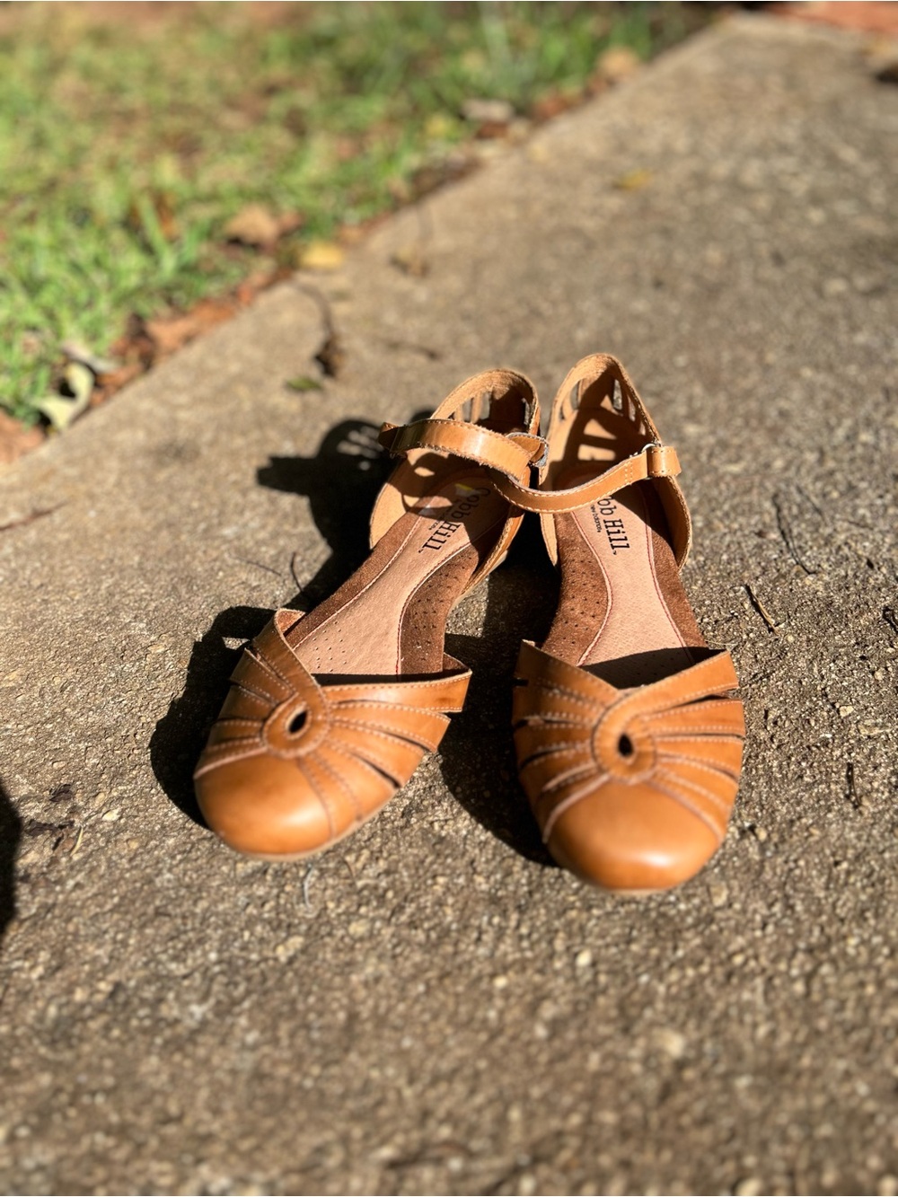 Cobb Hill Leather Sandals Women's Tan Cutout Ankle-Strap Flats * By New Balance - Picture 2 of 7